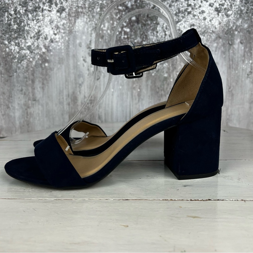 475iot Chinese Laundry blue heels size 9